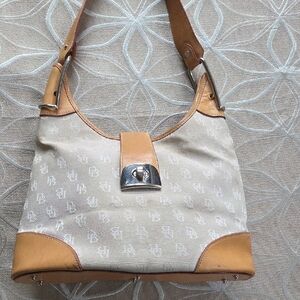 Dooney & Bourke Shoulder Satchel!